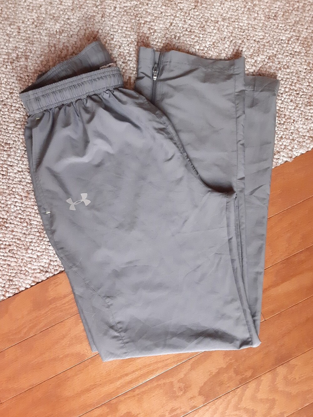 Under Armour Athletic Pants size Medium
